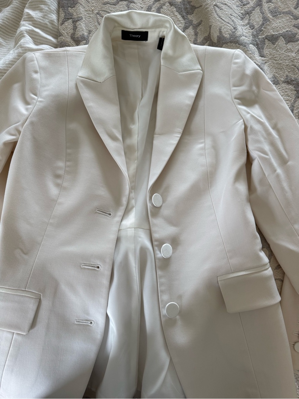 Theory White Tailored Blazer with Notched Lapel